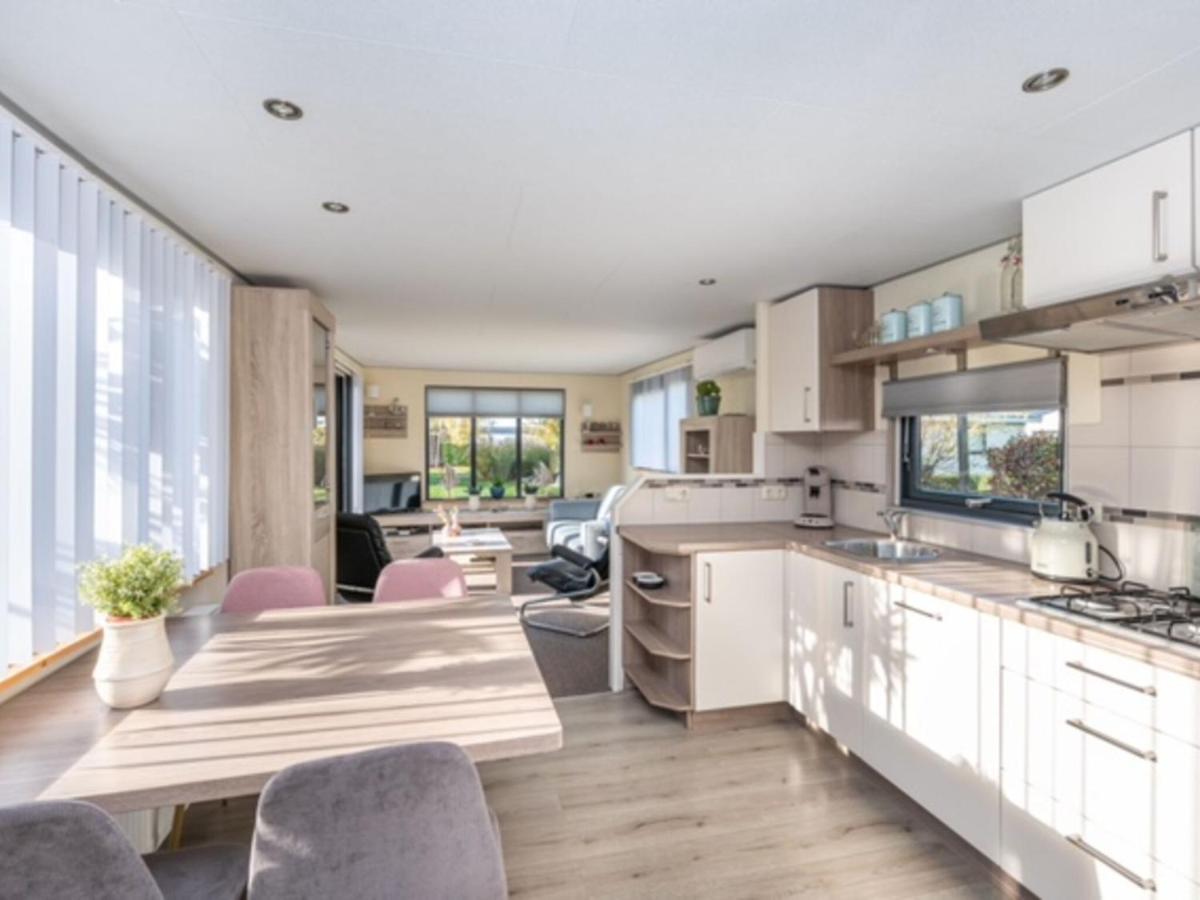 Chalet Sea Rocks With View And Garden Goedereede Exterior photo